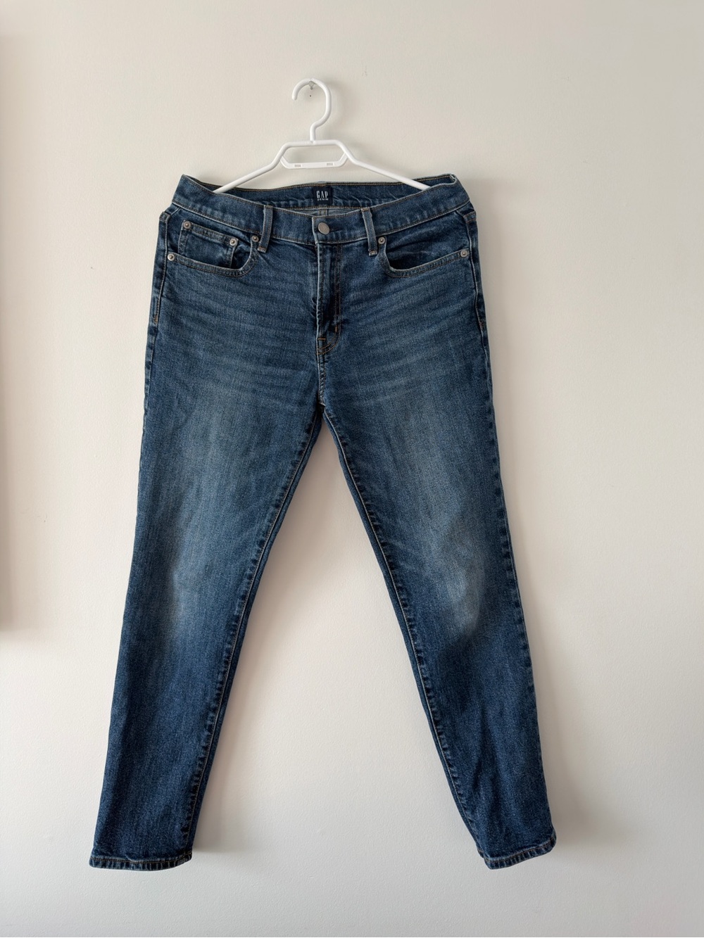 GAP Skinny Jeans in Medium Blue Wash